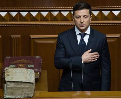 Владимир Зеленский - Дмитрий Разумков - Аналитики озвучили имя главного врага Зеленского на Украине: «Называет его коричневым пиджаком» - actualnews.org