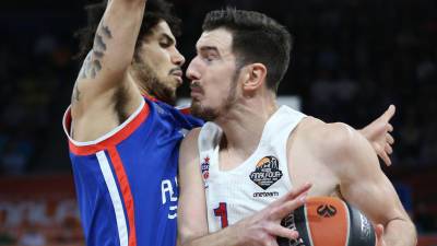 ЦСКА проиграл «Анадолу Эфес» и не смог пробиться в финал Евролиги - gazeta.ru - Москва - Стамбул