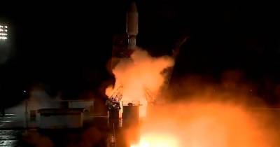 Ракета "Союз-2.1б" с 36 спутниками стартовала с космодрома Восточный - ren.tv - Ракеты