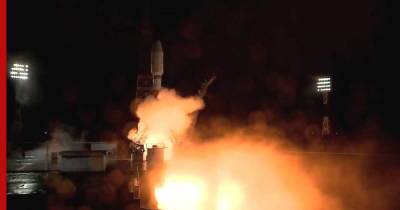 Запуск ракеты "Союз-2.1б" с 36 спутниками OneWeb состоялся на космодроме Восточный - profile.ru - Англия