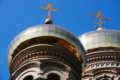 патриарх Кирилл - Церковь заподозрили в капитулянстве за отказ благословлять оружие - infox.ru