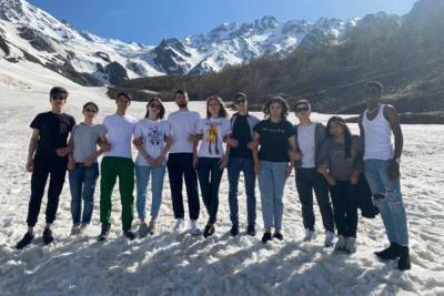 Госуниверситет Северной Осетии организовал для студентов уникальный тур в горы – Учительская газета - ug.ru - респ. Алания