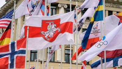 Мартиньша Стакис - Айгарс Калвитис - Мартиньш Стакис - Ряд сборных могут снять флаги в знак солидарности с Белоруссией - vesti.ru - Рига - Латвия