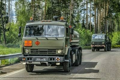 Военные автомобилисты отмечают профессиональный праздник - pnp.ru - Санкт-Петербург