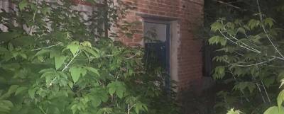 Упавшая стена гаража насмерть задавила 11-летнего школьника под Саратовом - runews24.ru - Саратовская обл. - Саратов
