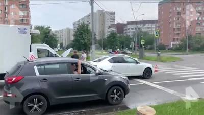 Женщина протаранила несколько машин на востоке Москвы - iz.ru - Москва - Зеленоград