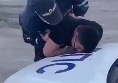 В Новосибирской области инспектор ДПС выстрелил в голову задержанному - ya62.ru - Новосибирск - Новосибирская обл.