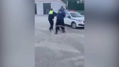 В Новосибирской области сотрудник ДПС случайно выстрелил в голову нарушителю - piter.tv - Новосибирск - Новосибирская обл. - Следственный Комитет