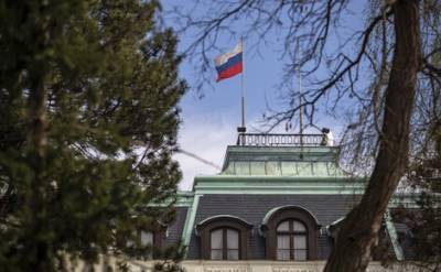 В Прагу прибывает самолет, который доставит в Москву высылаемых российских дипломатов - echo.msk.ru - Москва - Прага