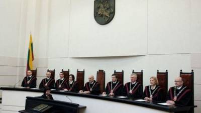 Конституции противоречит запрет на выбор мандата избранным в сейм политиком – КС Литвы - obzor.lt - Литва