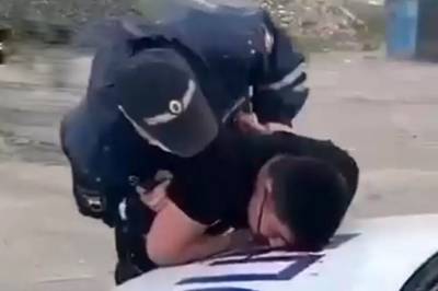 Ты в него шмальнул, дура: под Новосибирском сотрудник ДПС выстрелил в голову нарушителю (видео 18+) - sharij.net - Новосибирск - Новосибирская обл.