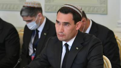 Гурбангулы Бердымухамедов - В Туркмении чиновников обязали обрить головы в память об отце президента - svoboda.org - Туркмения