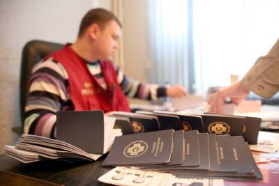 Политолог Вакаров назвал три группы украинцев в России - mk.ru - ДНР - ЛНР