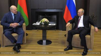 Владимир Путин - Александр Лукашенко - Роман Протасевич - Тайна черного чемоданчика. Что привезет Лукашенко из Сочи и чем пожертвует? - naviny.by - Москва - Сочи - Минск