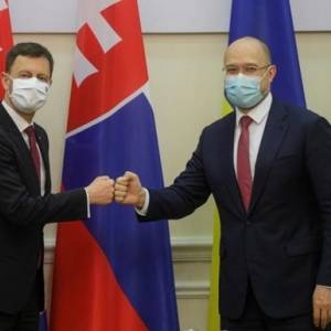 Денис Шмыгаль - Эдуард Хегер - Словакия выделила Украине 600 тысяч евро на COVID-вакцины - reporter-ua.com - Украина - Киев - Словакия