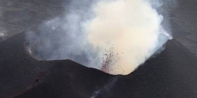 В ДР Конго проснулся вулкан Мурара на склоне горы Ньямлагира - в сети появилось видео потоков лавы - ТЕЛЕГРАФ - telegraf.com.ua - Конго