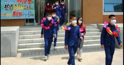 Работают на шахтах и лесопилках: в КНДР эксплуатируют детей-сирот (фото) - focus.ua - КНДР - Корея