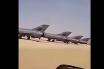 МиГ-21 ВВС Ливии разбился на военном параде - mk.ru - Ливия - Бенгази - Бенин