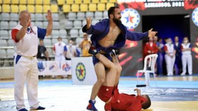 Сослан Джанаев - Российские самбисты взяли еще четыре золота чемпионата Европы - vesti.ru