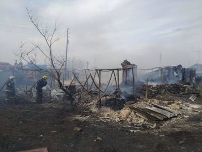 Сжигание мусора привело к уничтожению пяти домов за день в омском поселке - news.vse42.ru - Россия - Омск - Омская обл.
