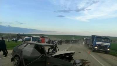 В Волгоградской области объявлен траур по погибшим в ДТП под Ставрополем - vesti.ru - Волгоград - Волгоградская обл. - Черкесск