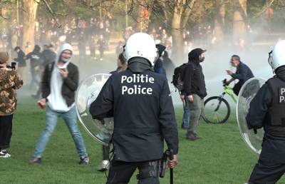 Уличные протесты в первые майские выходные прошли в Европе: дубинки, слезоточивый газ, водомёты (+видео) - grodnonews.by - Брюссель