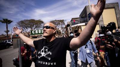 Признанная в Канаде террористической группировка Proud Boys объявила о роспуске - iz.ru - Канада - Reuters