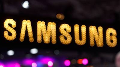 Новый смартфон от Samsung получит гибкий дисплей и подэкранную камеру - newinform.com