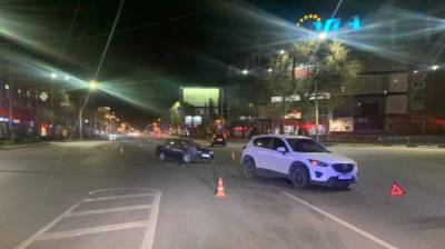 В Воронеже в ночном ДТП на опасном перекрёстке пострадали две девушки - vestivrn.ru - Воронеж - Воронежская обл.