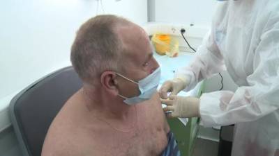 В Выборге врачи готовы выезжать на предприятия для вакцинации сотрудников от коронавируса - piter.tv