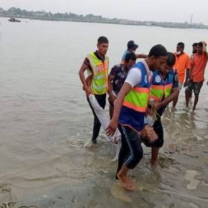 В результате столкновения катера и баржи в Бангладеш погибли 28 человек - reporter-ua.com - Бангладеш