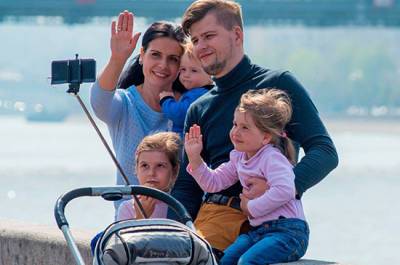 Владимир Путин - Кабмину и Госдуме поручено отчитаться о допподдержке семей до 15 сентября - pnp.ru