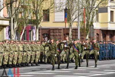 В Донецке состоялась первая открытая репетиция парада к 9 мая - mk.ru - ДНР - Донецк