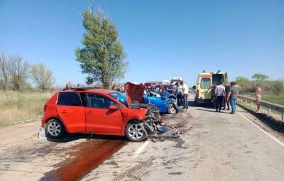 Девять человек пострадали в ДТП на трассе под Астраханью - tass.ru - Астрахань - Астраханская обл.