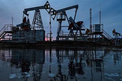 Нефть перешла к росту на ослаблении доллара - smartmoney.one - Москва