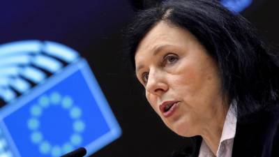Вера Йоурова «ничего не имеет против россиян» - ru.euronews.com - Москва - Россия - Англия - Франция - Тайвань - Европа