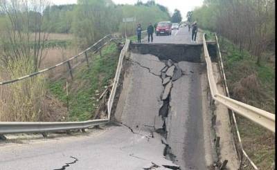 Во Львовской области рухнул мост, трасса на Львов перекрыта - obzor.lt - Украина - Луцк - Львовская обл.