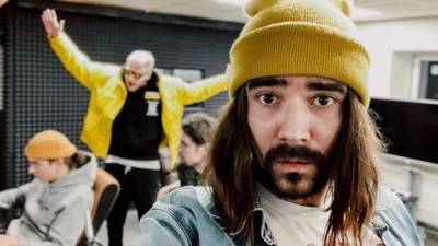 В сети сообщают о пьяном дебоше лидера петербургской группы The Hatters в Нижнем Новгороде - 5-tv.ru - Санкт-Петербург - Нижний Новгород