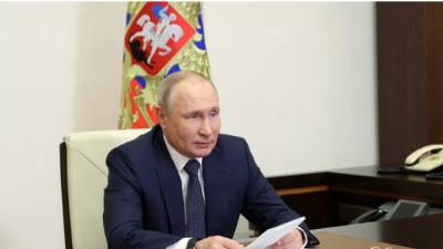 Владимир Путин - Путин наградил таджикского мигранта медалью и благодарственной грамотой - dialog.tj - Таджикистан