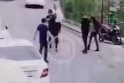 В Сочи задержан мужчина, стрелявший из автомата на дороге - kuban.mk.ru - Сочи