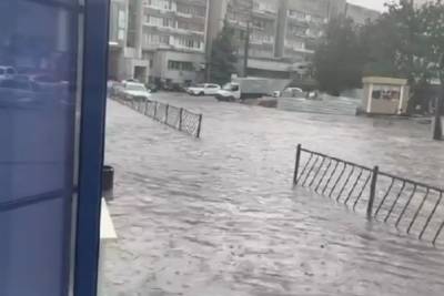 Симферополь затопило из-за небывалых дождей - mk.ru - Крым - Симферополь - Севастополь