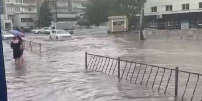 Погода в Крыму - фото и видео, как 30 мая Симферополь затопило - ТЕЛЕГРАФ - telegraf.com.ua - Крым - Симферополь