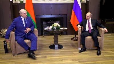 Владимир Путин - Александр Лукашенко - Павел Зарубин - На встречу с Путиным Лукашенко привез важный чемодан - vesti.ru - Москва - Сочи