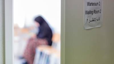 Сплошной скепсис и опасения: беженцы не готовы вакцинироваться от коронавируса - germania.one - Берлин