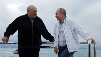 Владимир Путин - Александр Лукашенко - Лукашенко искупался в холодном Черном море - crimea.ria.ru - Крым - Сочи - Симферополь