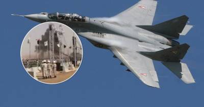 МиГ-21 - в Ливии истребитель разбился на военном параде - видео - obozrevatel.com - Ливия - Бенгази - Бенин