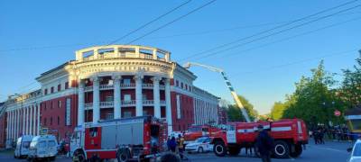 Владимир Любарский - Пожар в гостинице «Северная» в центре Петрозаводска локализован - stolicaonego.ru - Петрозаводск - республика Карелия