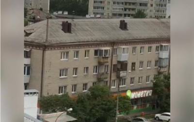 В Екатеринбурге бывший сотрудник МВД ведет огонь по прохожим, ранены два человека - real-vin.com - Екатеринбург - Казань