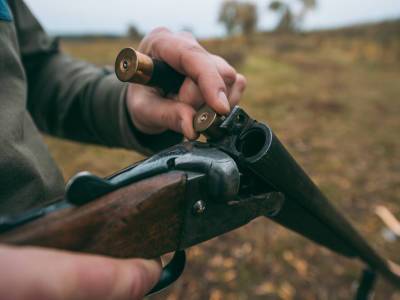 В Екатеринбурге экс-полицейский открыл стрельбу по прохожим, ранен девятилетний ребенок - gordonua.com - Россия - Екатеринбург