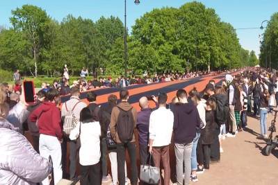 В Парке Победы растянули 300-метровую георгиевскую ленту - abnews.ru - Петербурга